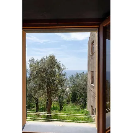 Hintown Su Per La Creuza In Collina A Santilario Génova